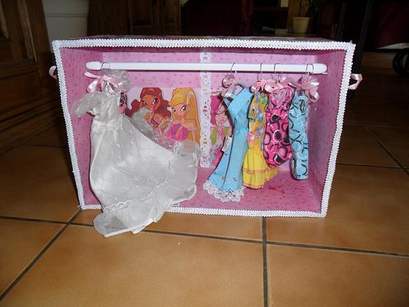 armoire pour barbie